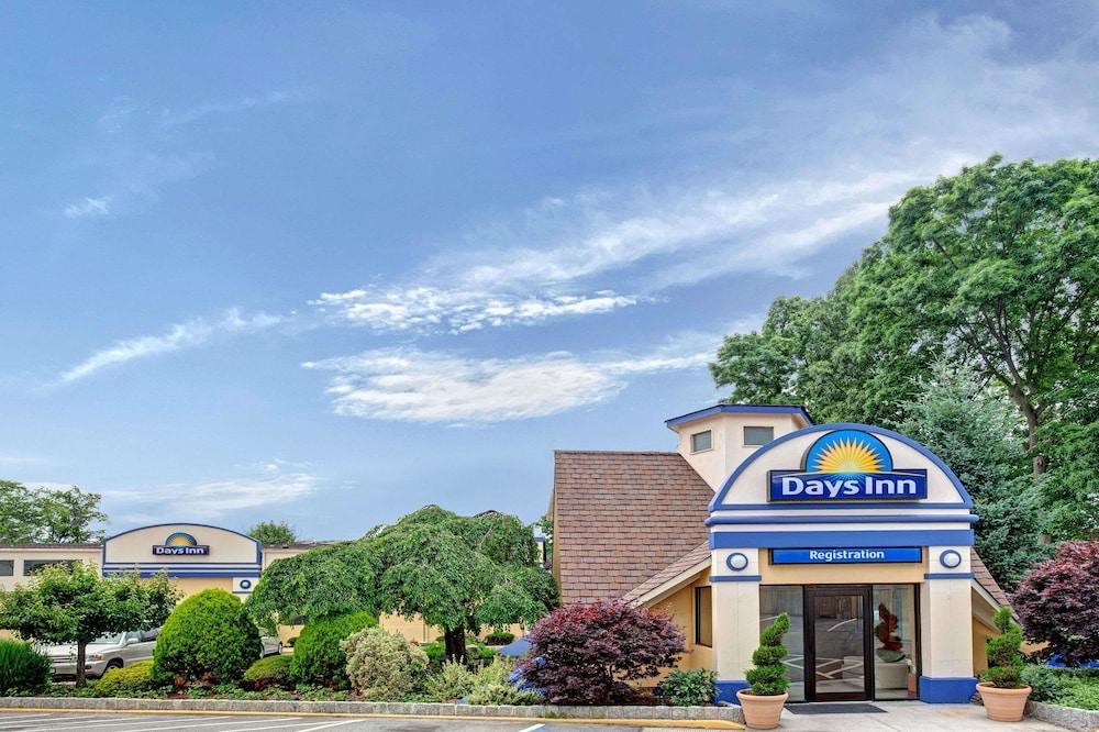 Days Inn By Wyndham Nanuet / Spring Valley Екстериор снимка