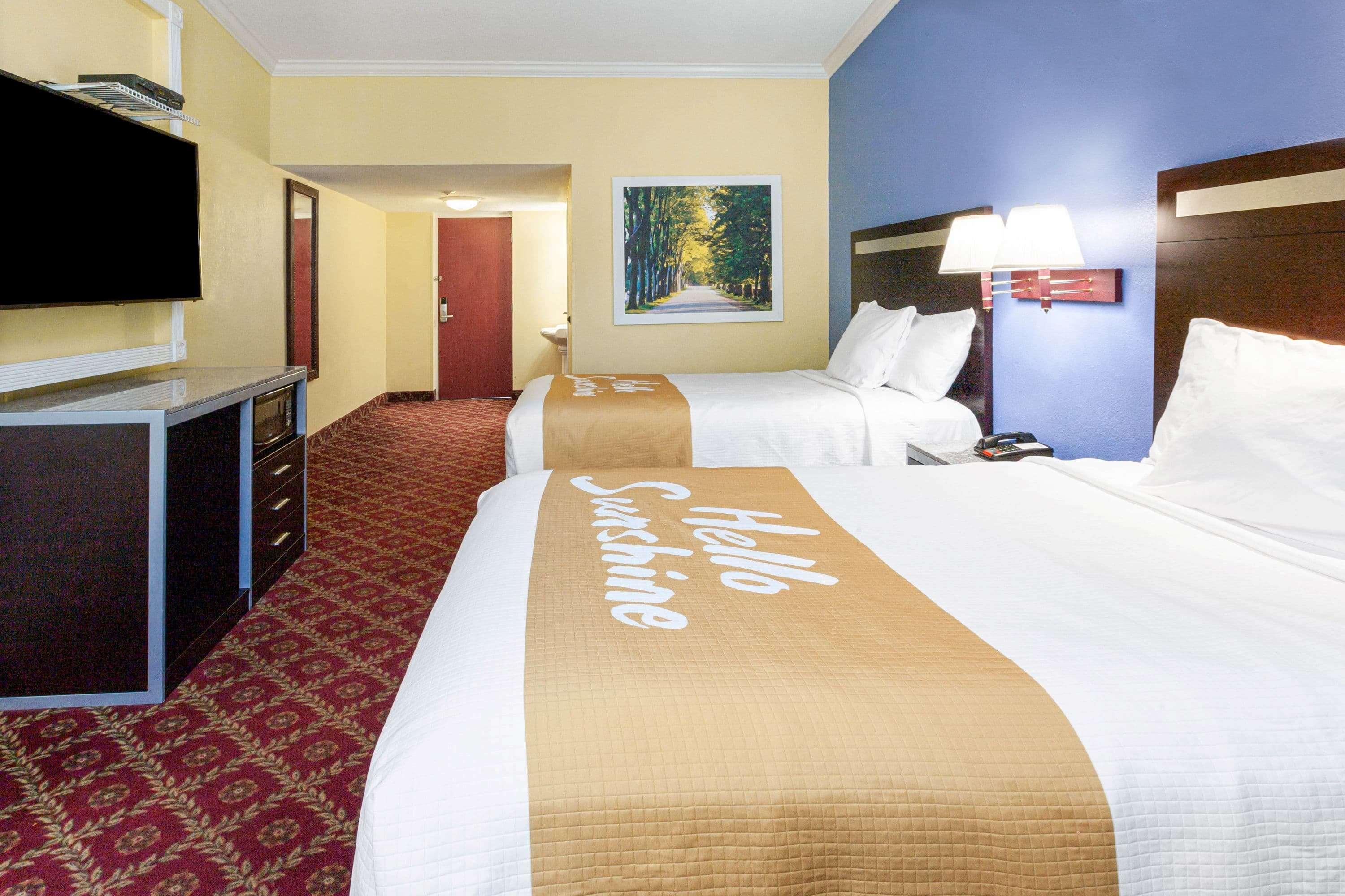 Days Inn By Wyndham Nanuet / Spring Valley Екстериор снимка