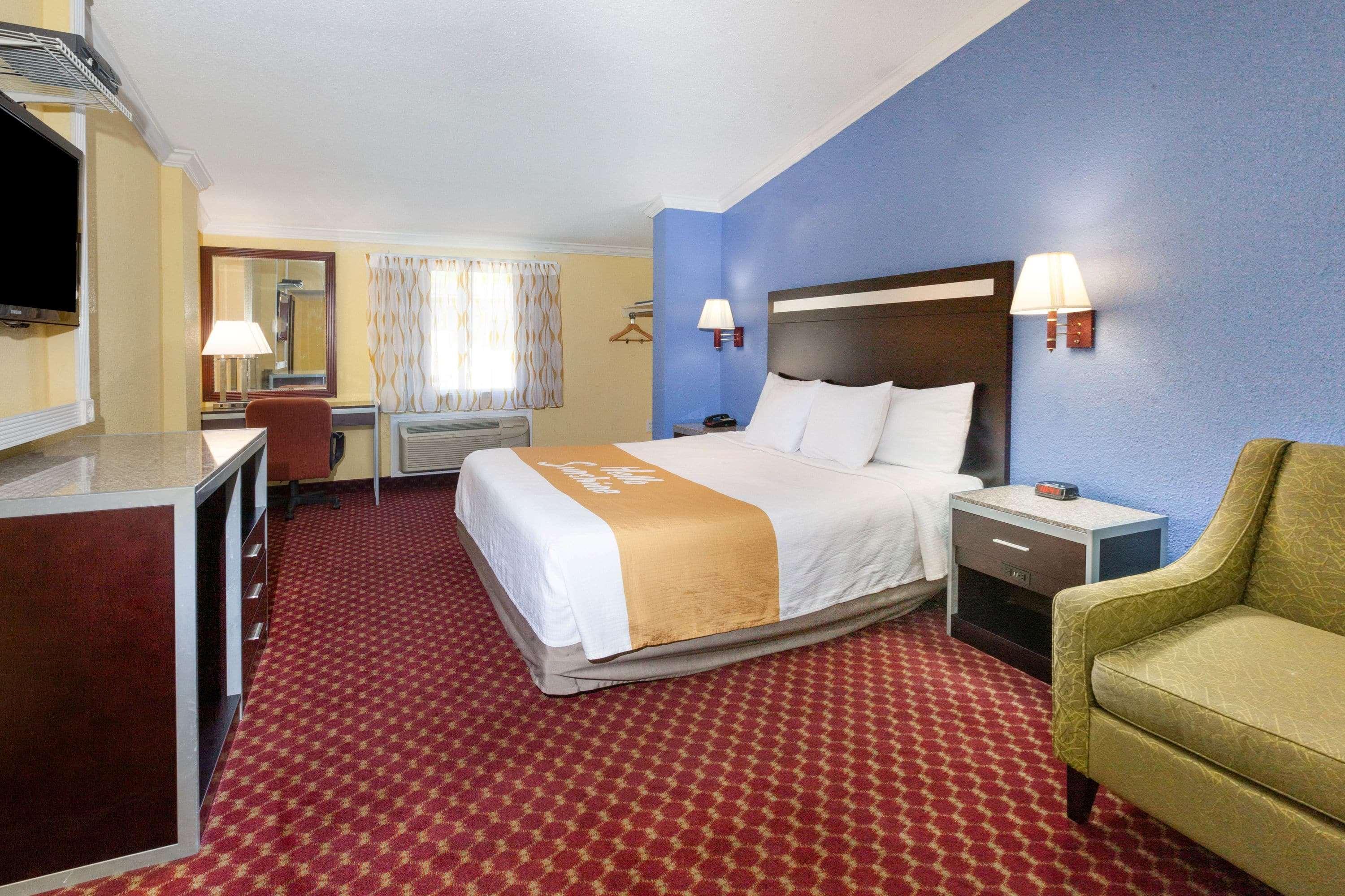 Days Inn By Wyndham Nanuet / Spring Valley Екстериор снимка