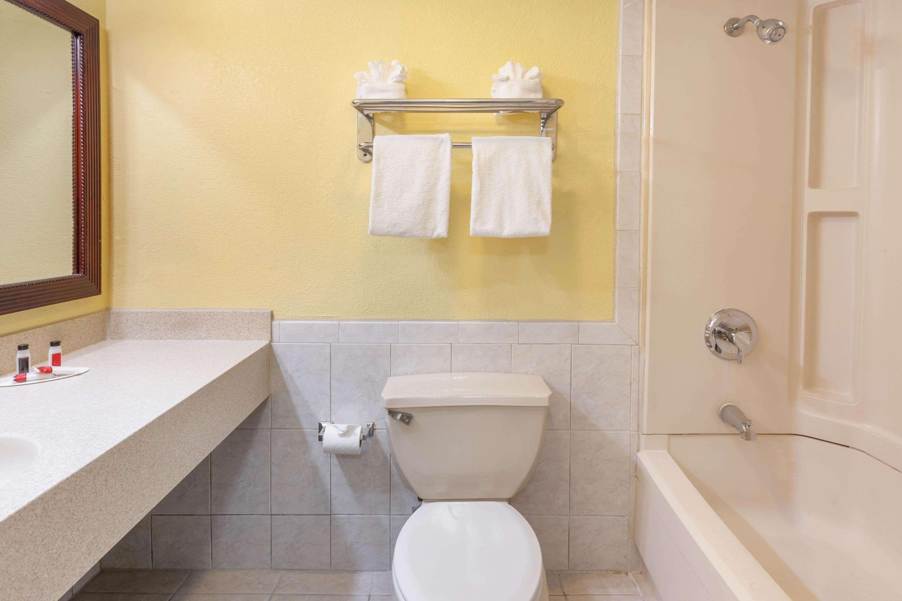 Days Inn By Wyndham Nanuet / Spring Valley Екстериор снимка