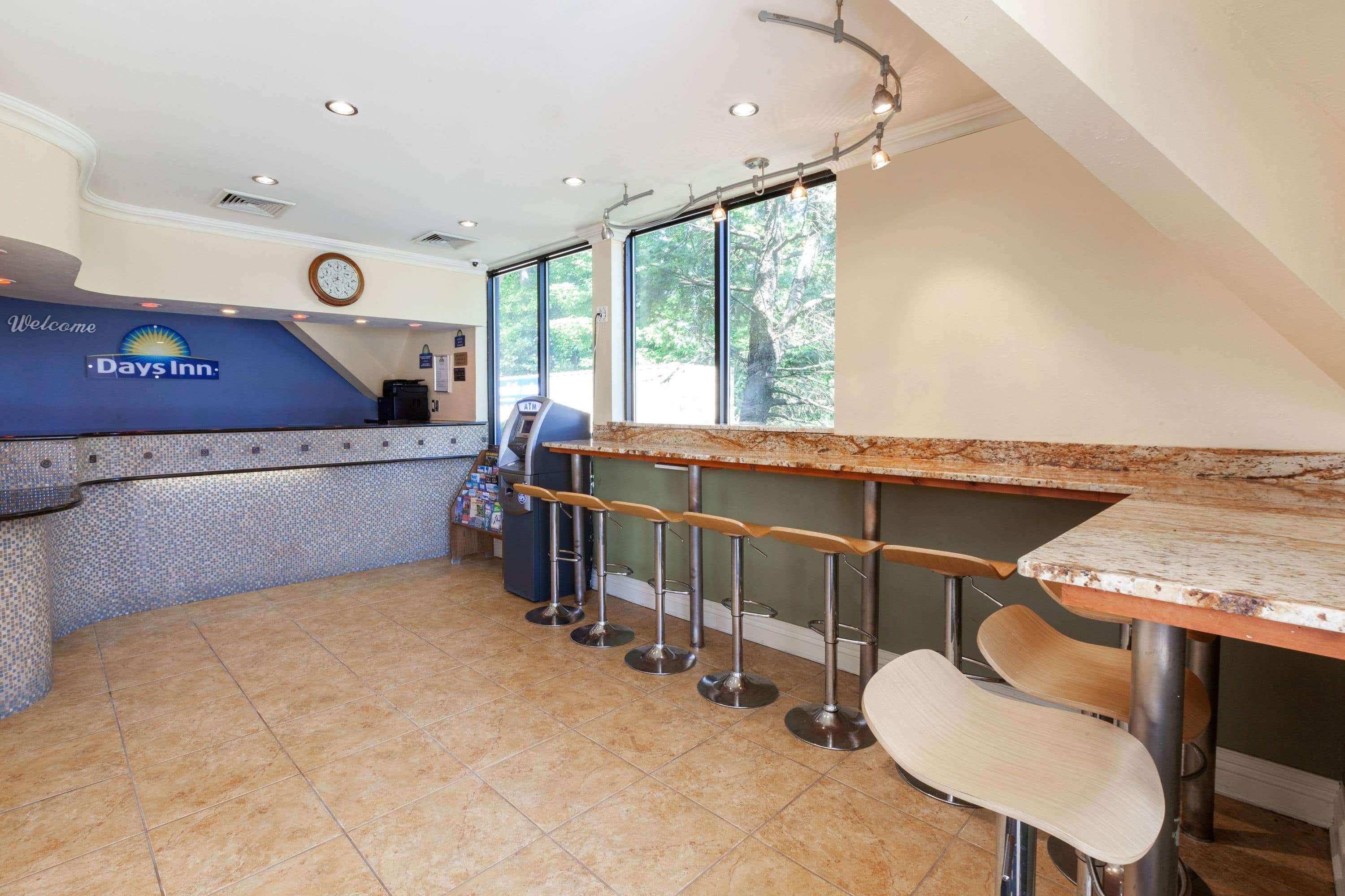 Days Inn By Wyndham Nanuet / Spring Valley Екстериор снимка