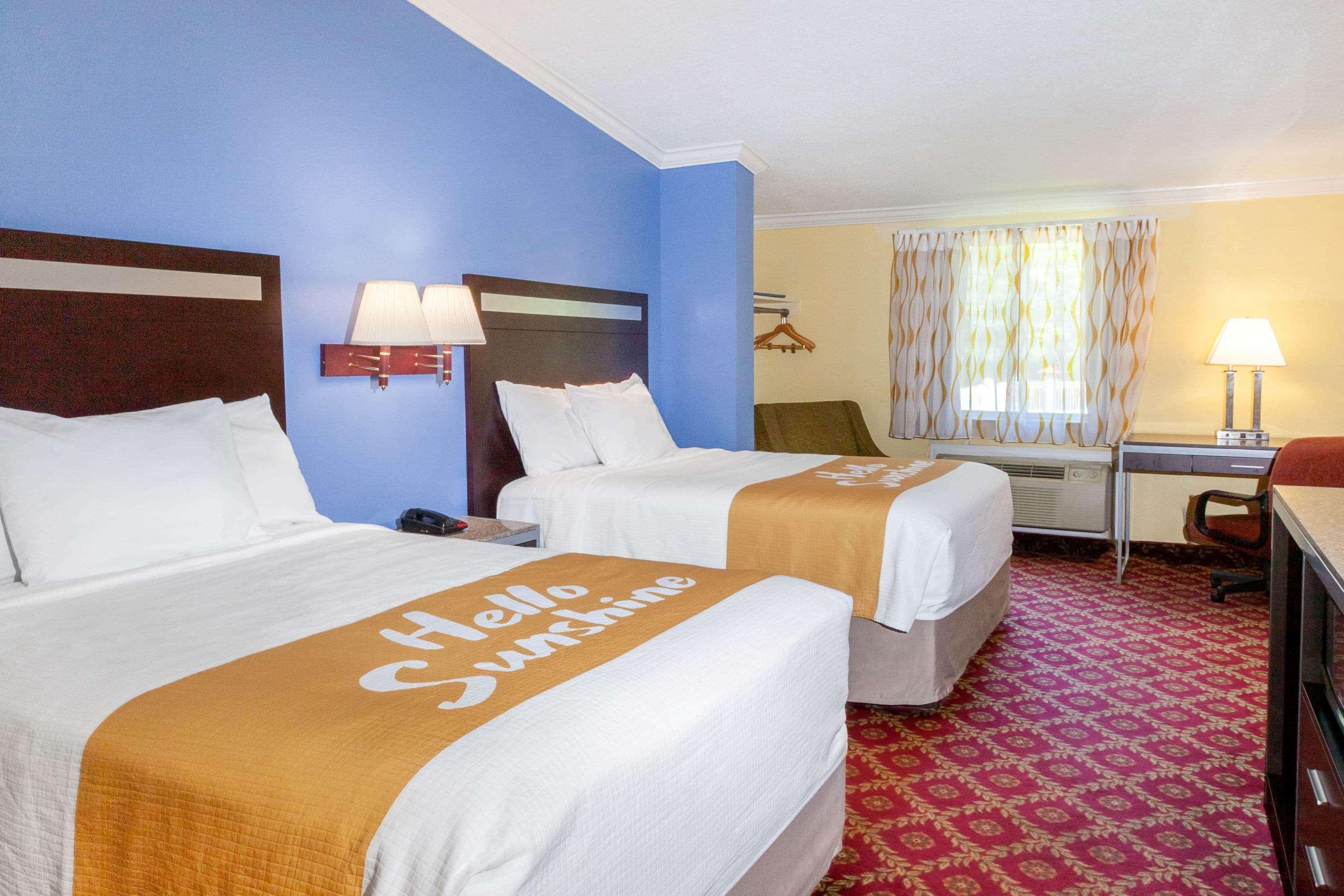 Days Inn By Wyndham Nanuet / Spring Valley Екстериор снимка